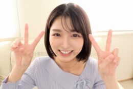 SIRO-4753【第一次拍攝】【透明感出眾】【美麗的少女】清秀感溢出的外表和耀眼的笑容的美人JD。在男演員激烈的舉手投足中經歷了人生第一次